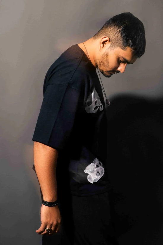 ILLUSTION  TEE