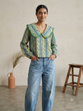 Ruffled collar printed top