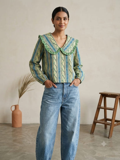 Ruffled collar printed top
